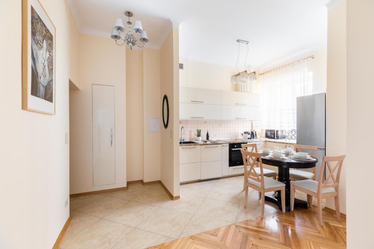 P&O Serviced Apartments Plac Konstytucji Varsovie Extérieur photo